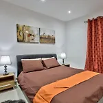 Modern Large 200sqm 5 Bedroom In The Heart Of Apartament