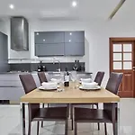Modern Large 200sqm 5 Bedroom In The Heart Of Слима