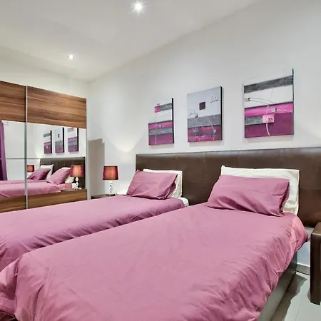 Apartament Modern 200sqm 4 Bedroom With Side Sea View Sleeps 11 Sliema