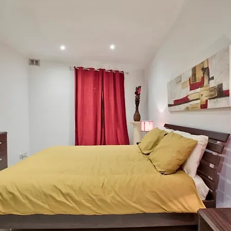 Modern 200sqm 4 Bedroom With Side Sea View Sleeps 11 Sliema