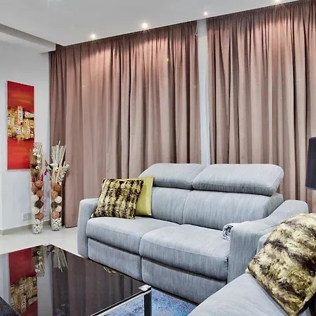Modern 200sqm 4 Bedroom With Side Sea View Sleeps 11 Apartman Sliema