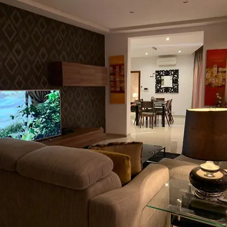 Modern 200sqm 4 Bedroom With Side Sea View Sleeps 11 * Sliema