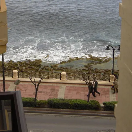 Modern 200sqm 4 Bedroom With Side Sea View Sleeps 11 Apartman Sliema