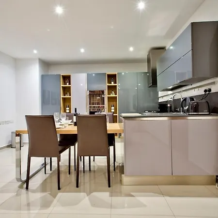 Modern 200sqm 4 Bedroom With Side Sea View Sleeps 11 *