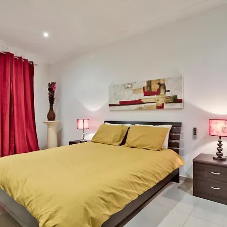 Modern 200sqm 4 Bedroom With Side Sea View Sleeps 11 Sliema