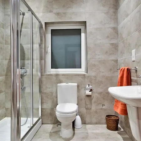 Apartament Modern 200sqm 4 Bedroom With Side Sea View Sleeps 11 Sliema