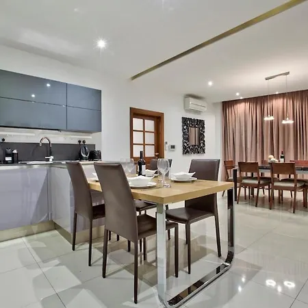 Modern 200sqm 4 Bedroom With Side Sea View Sleeps 11 *